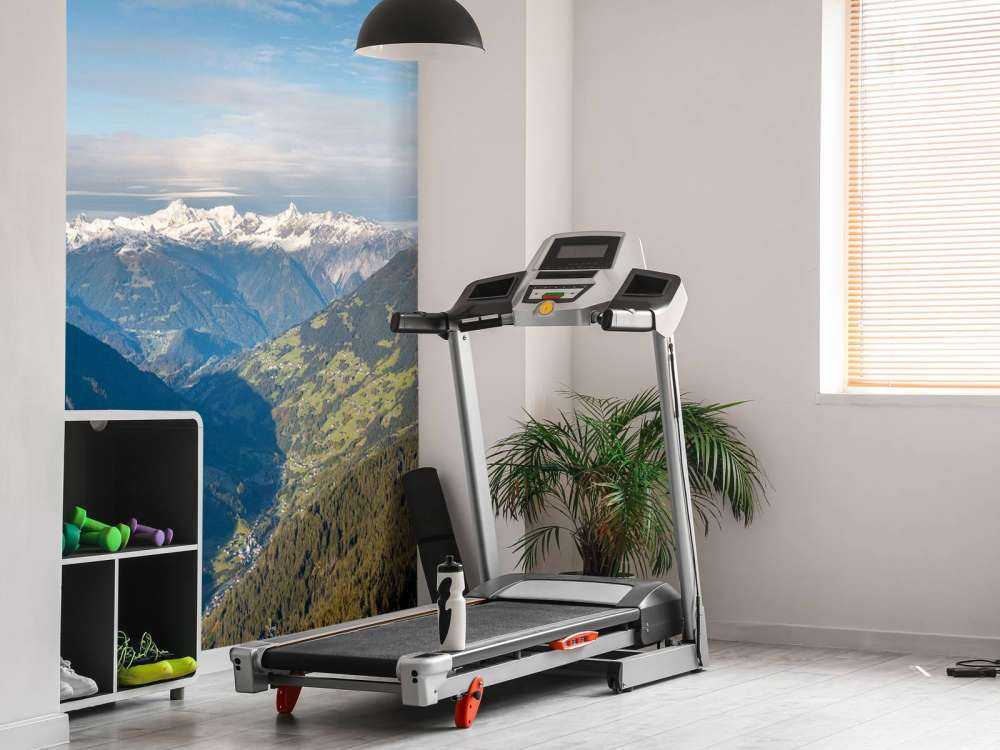 Panorama over besneeuwd alpendal