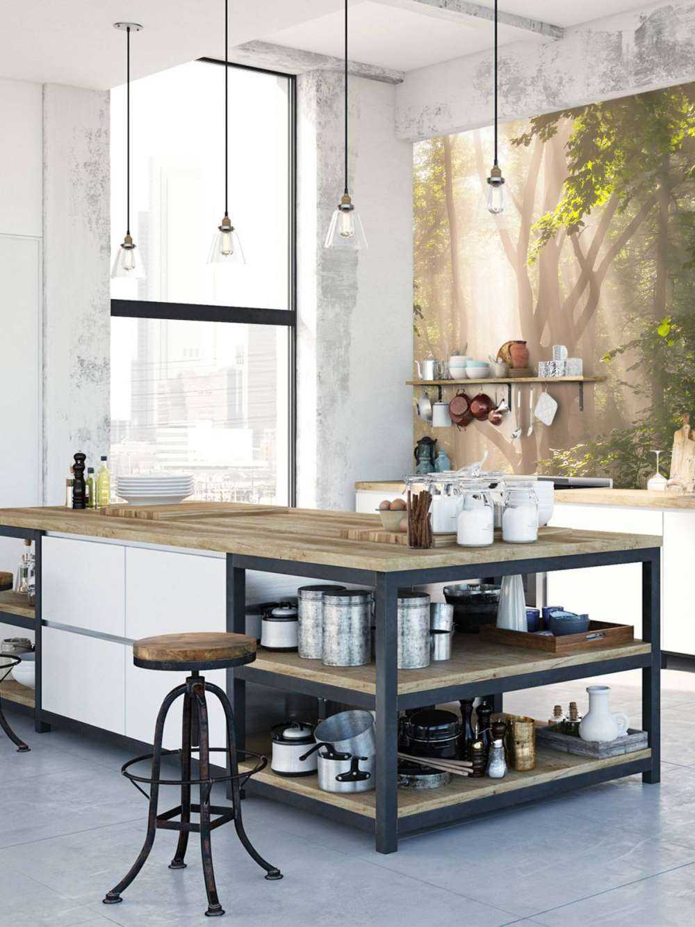 Kronkelende boom in het bos