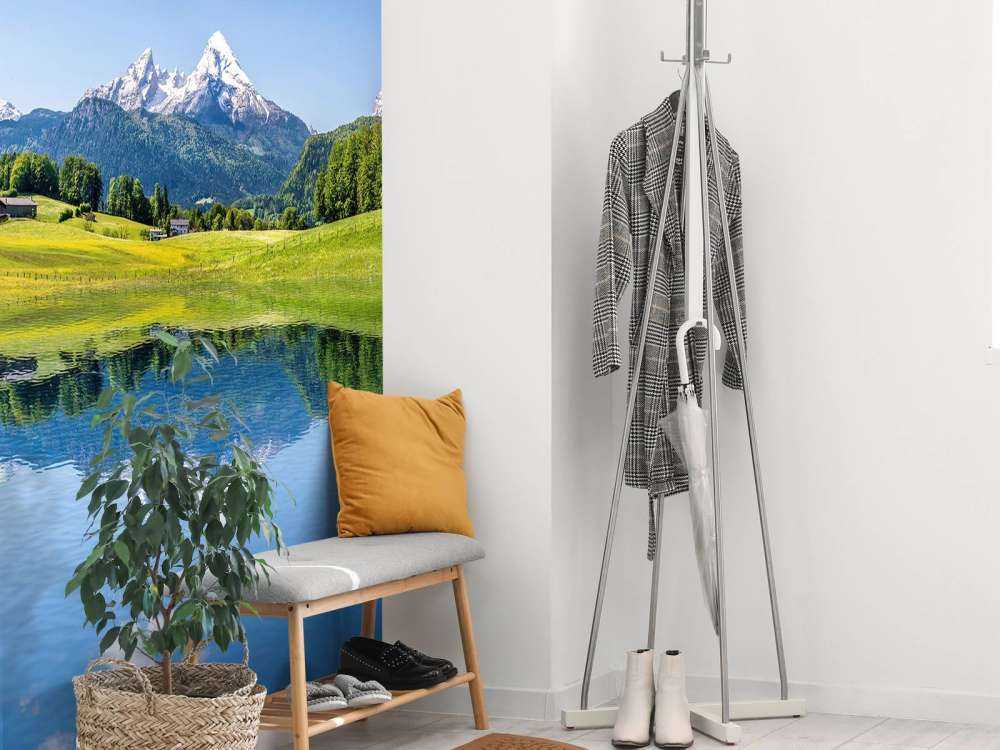 De alpen onder een helder blauwe lucht