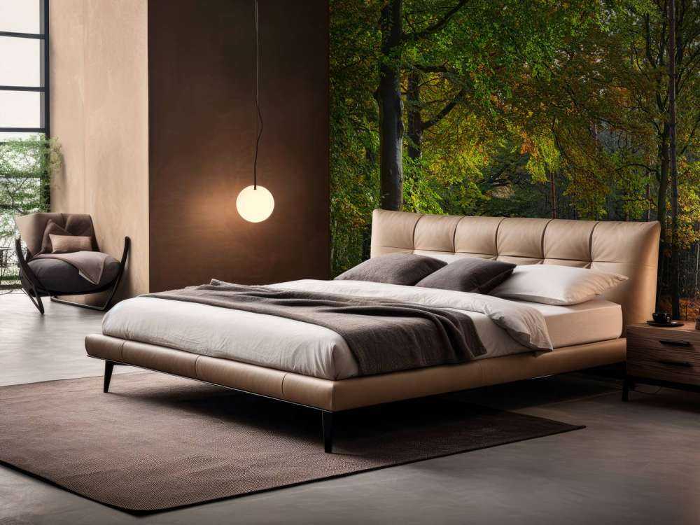 Pad met blaadjes door het bos