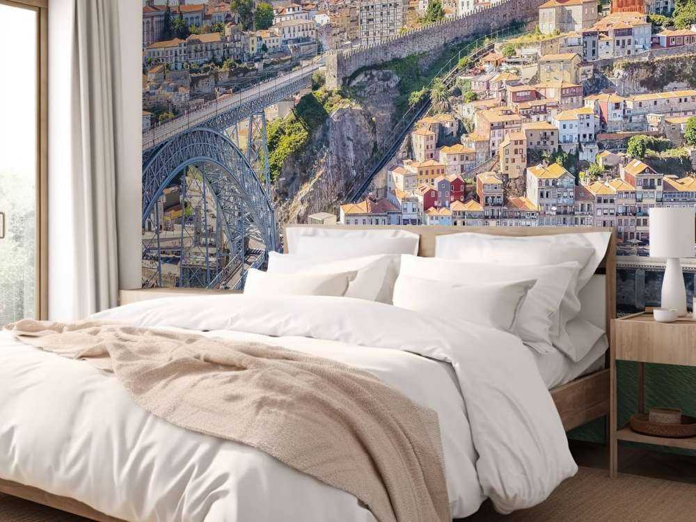 Zonlicht op kleurrijke stadshelling