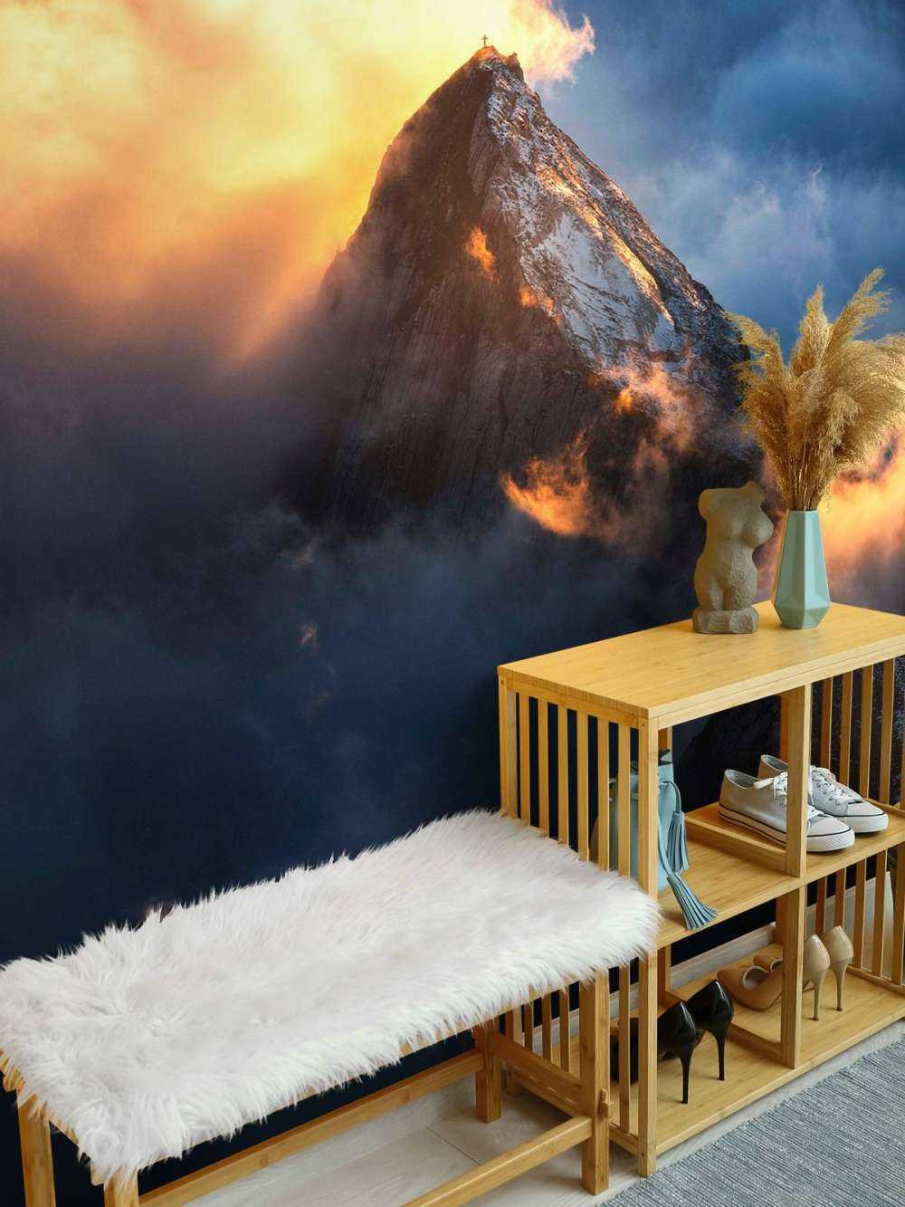 Bergkruis in vurige nevel