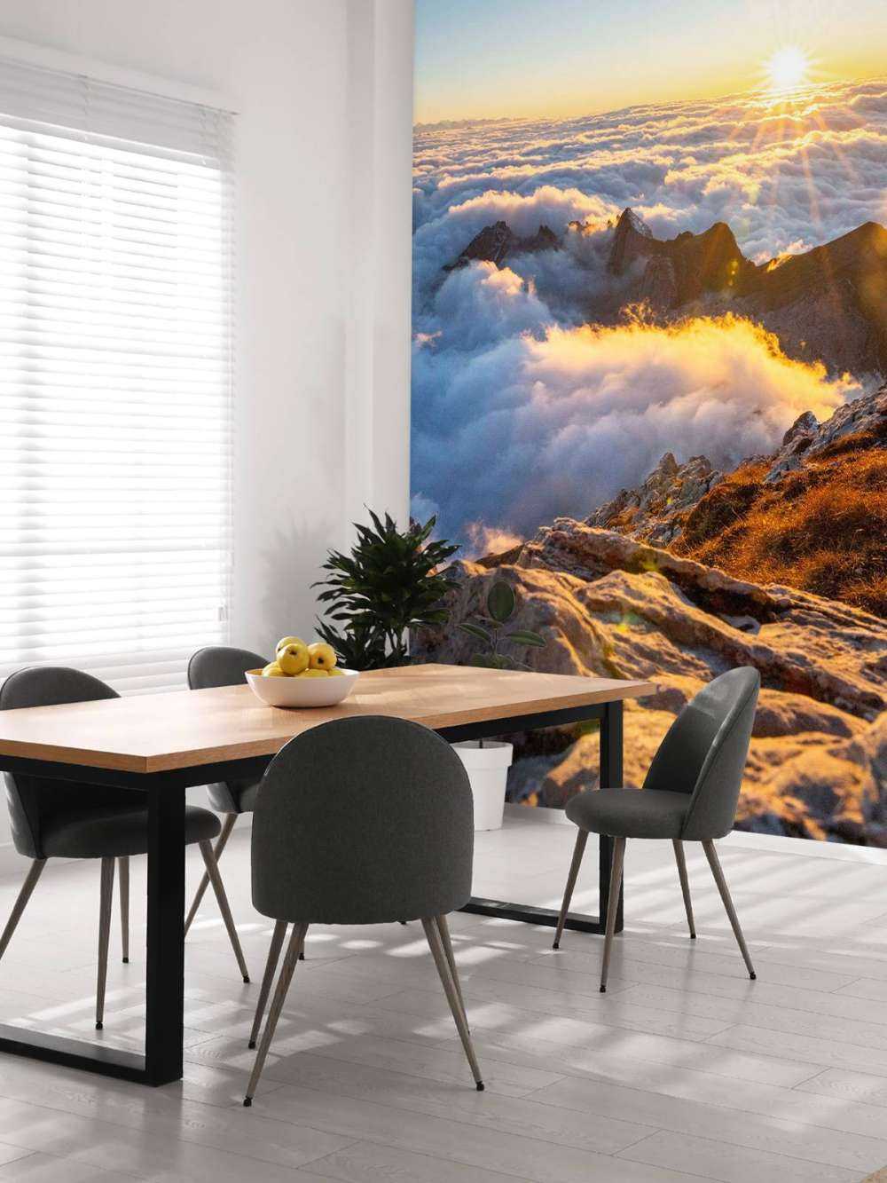 Zonlicht boven wolkenzee