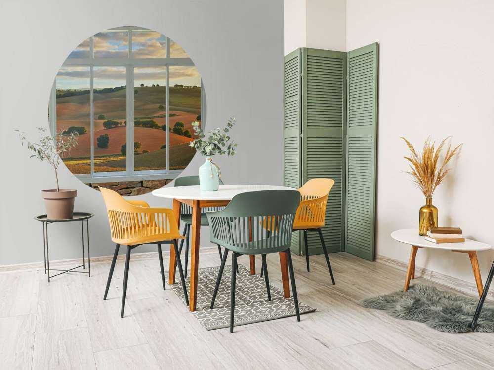 Glooiende heuvels in avondlicht