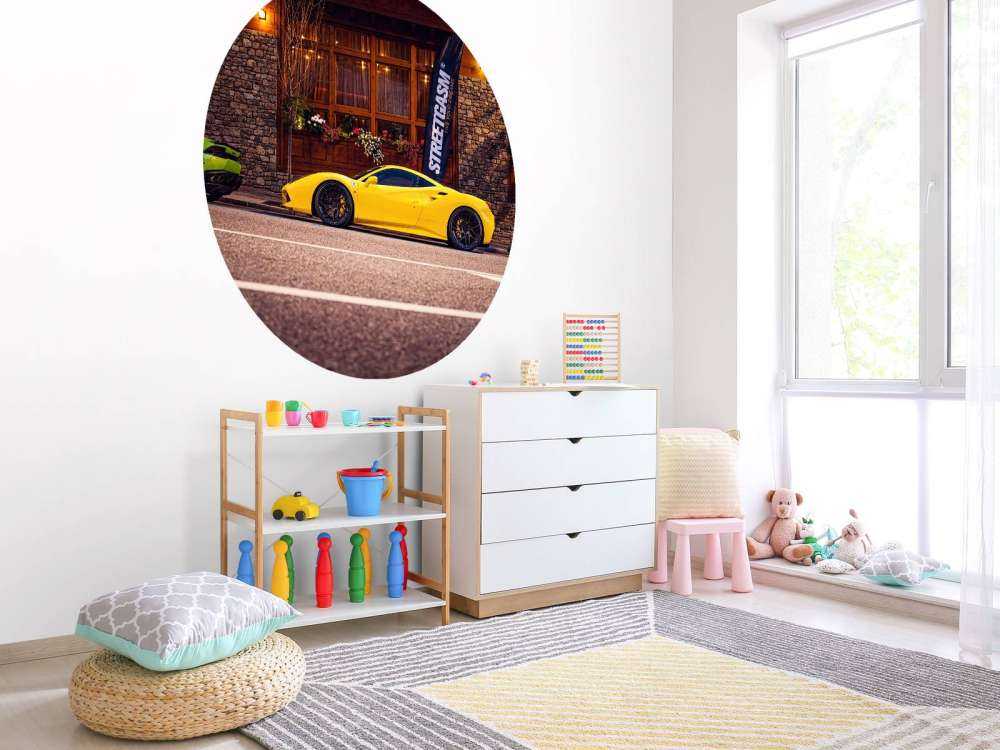 Exclusieve auto's bij houten lodge