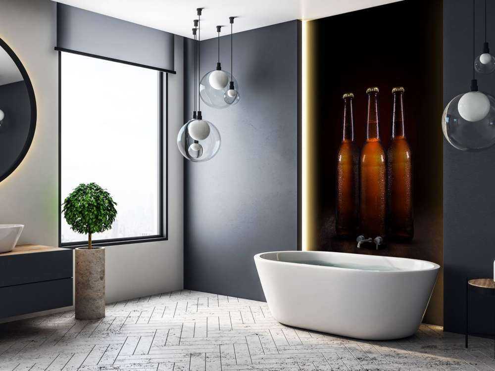 Bruine bierflesjes in een donkere ruimte