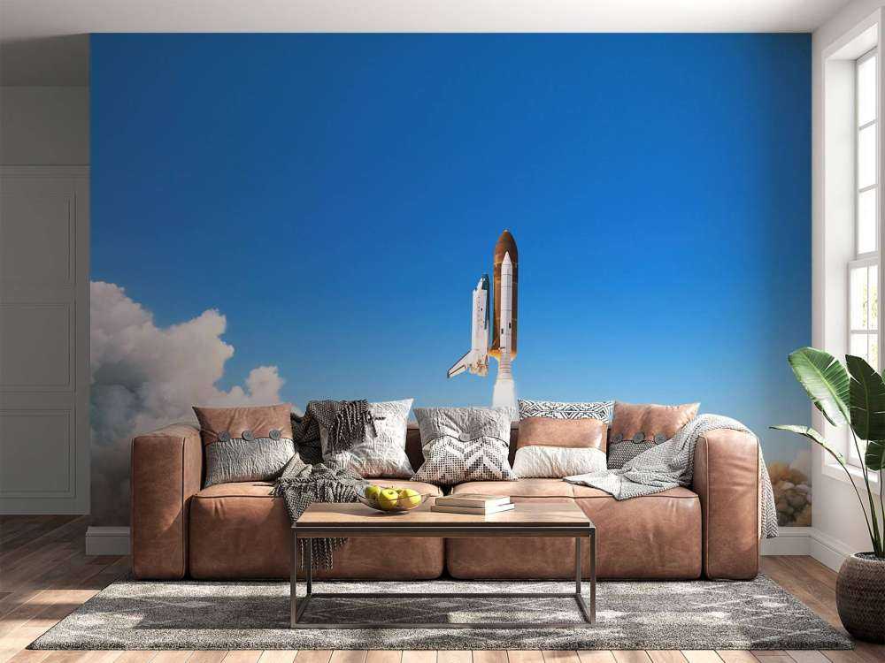 Space Shuttle stijgt op met rookwolk