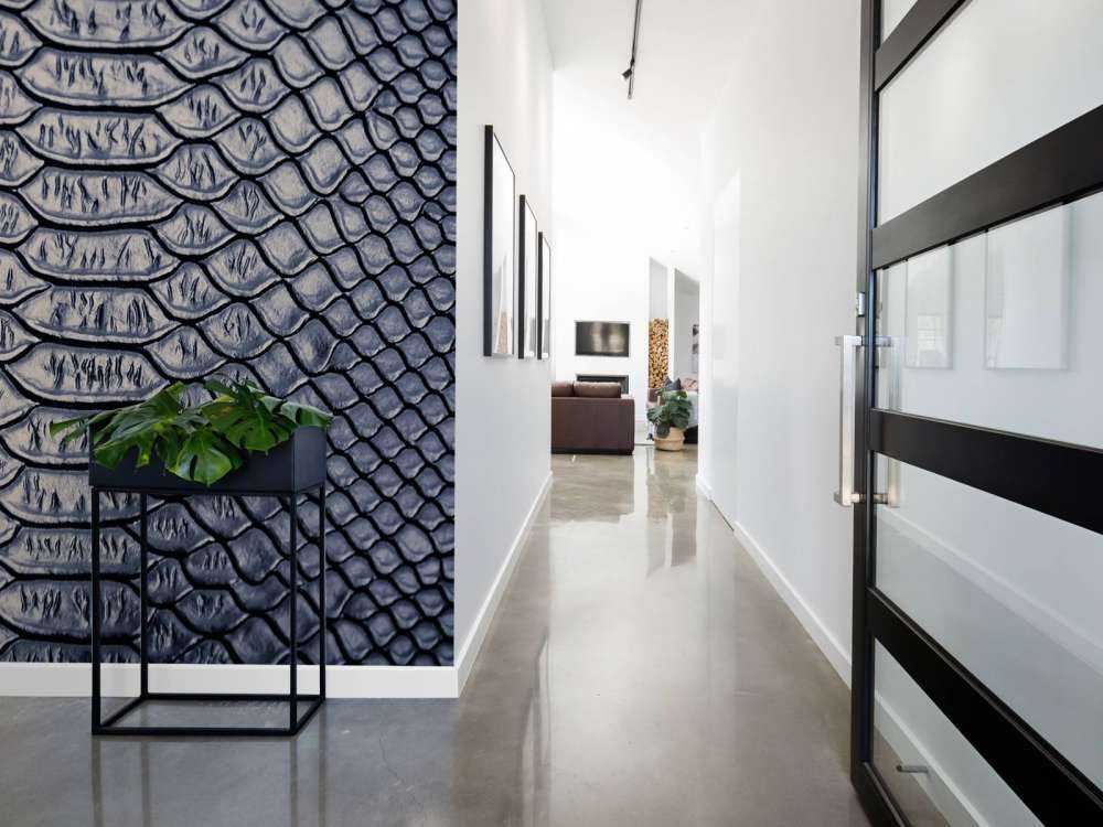 Donkere slangenhuid print