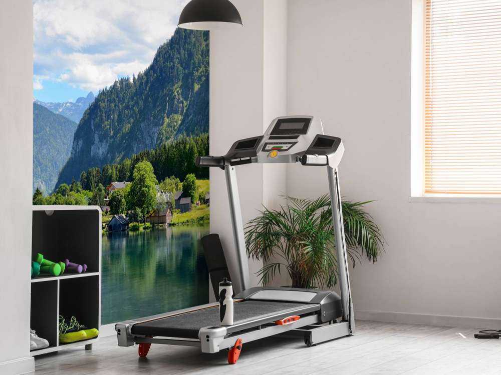 Luchtballonnen tussen de bergen