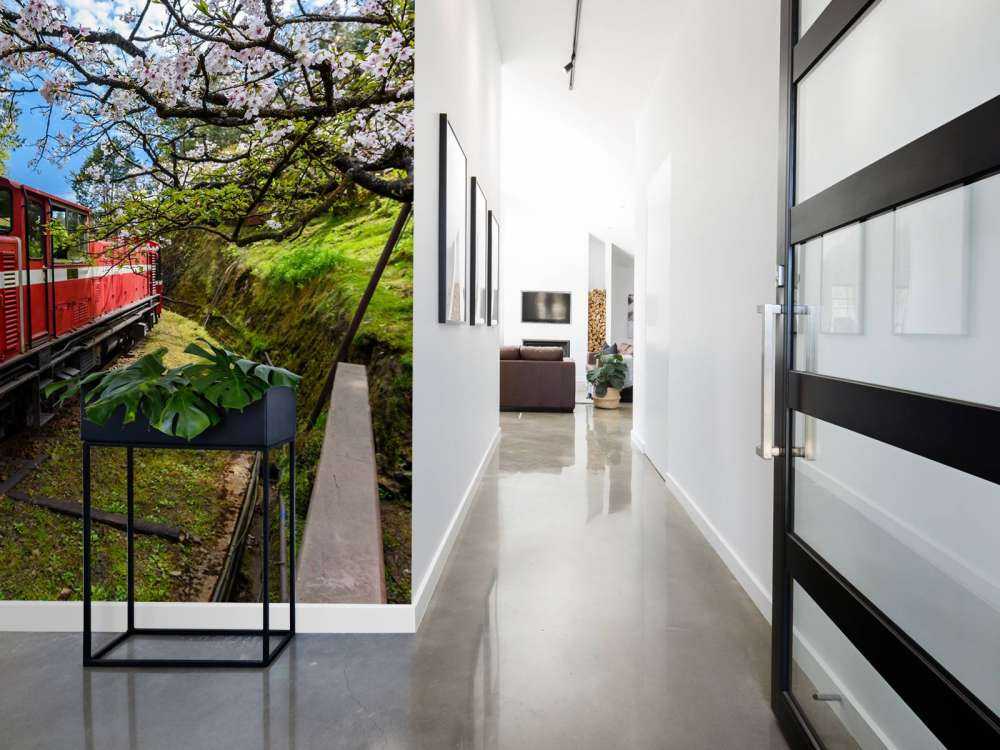 Rode trein door een parkje