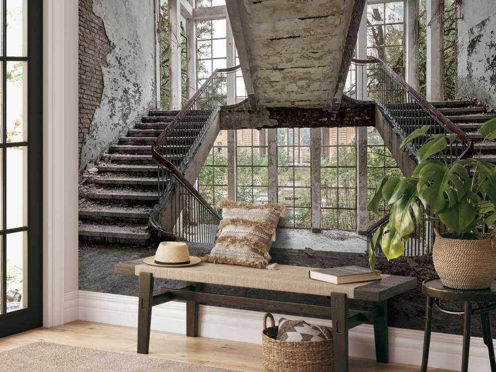 Trappenhuis in verlaten school