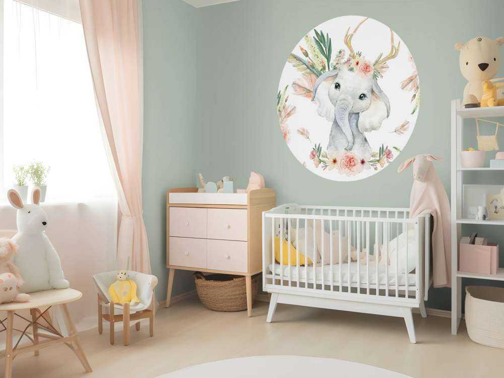 Baby olifant roze bloemen