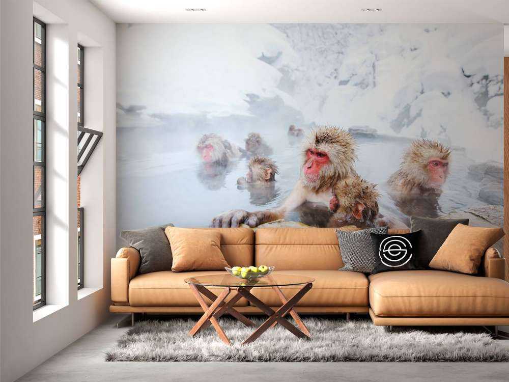 Sneeuwapen genieten van het warme water