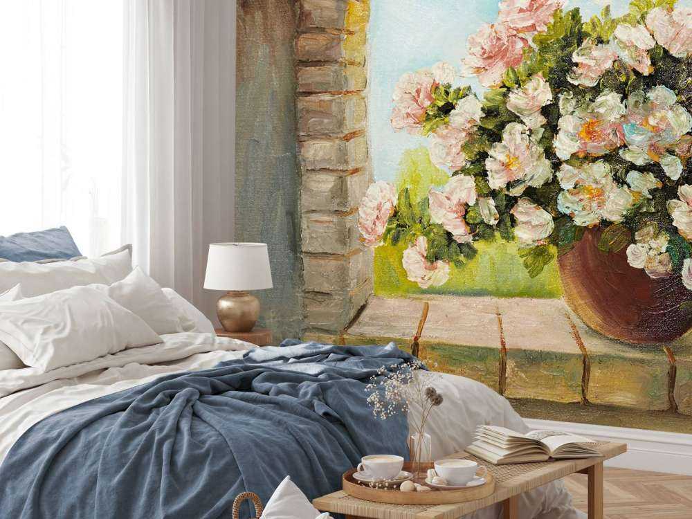 Pot bloemen op een vensterbank