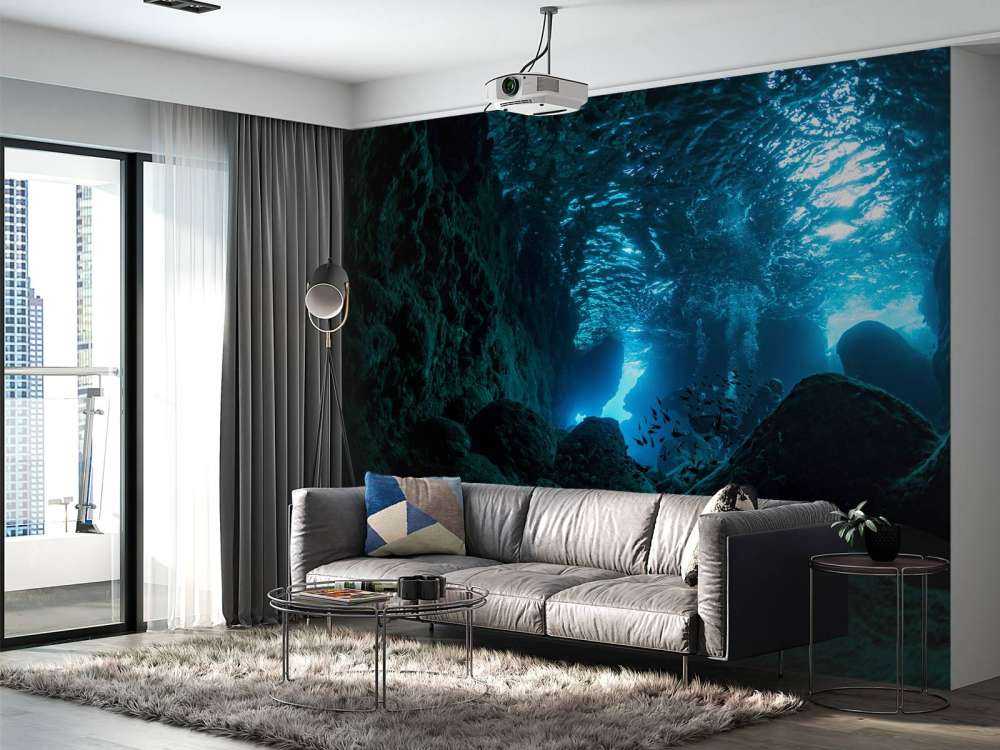 Zonnestralen in onderwater grot