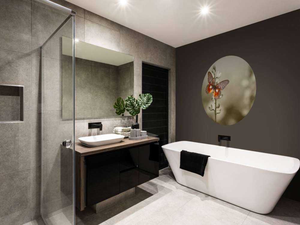 Rode Vlinder met Sepia achtergrond