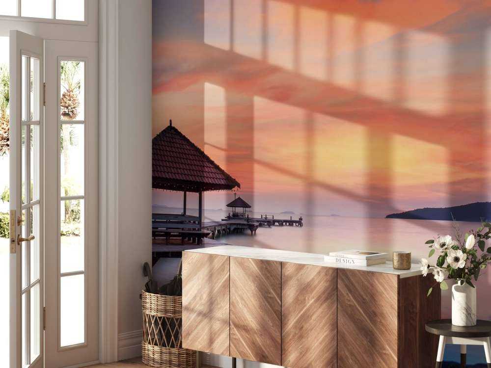 Zeesteiger boven kleurrijk water