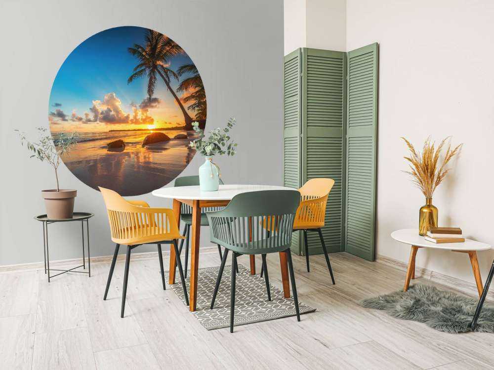 Palmbomen met zonsondergang