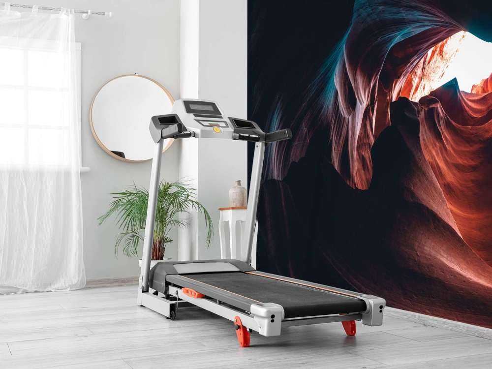 Donkere grot van zandsteen