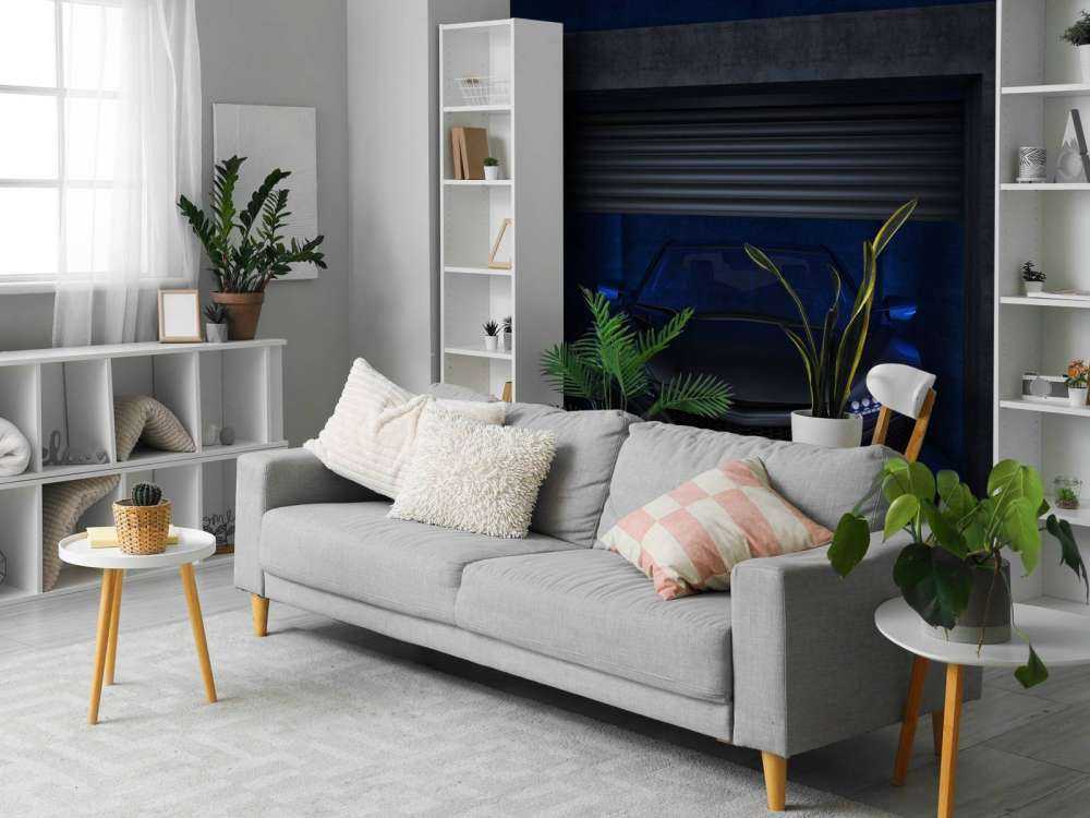 Sportauto in een garagebox