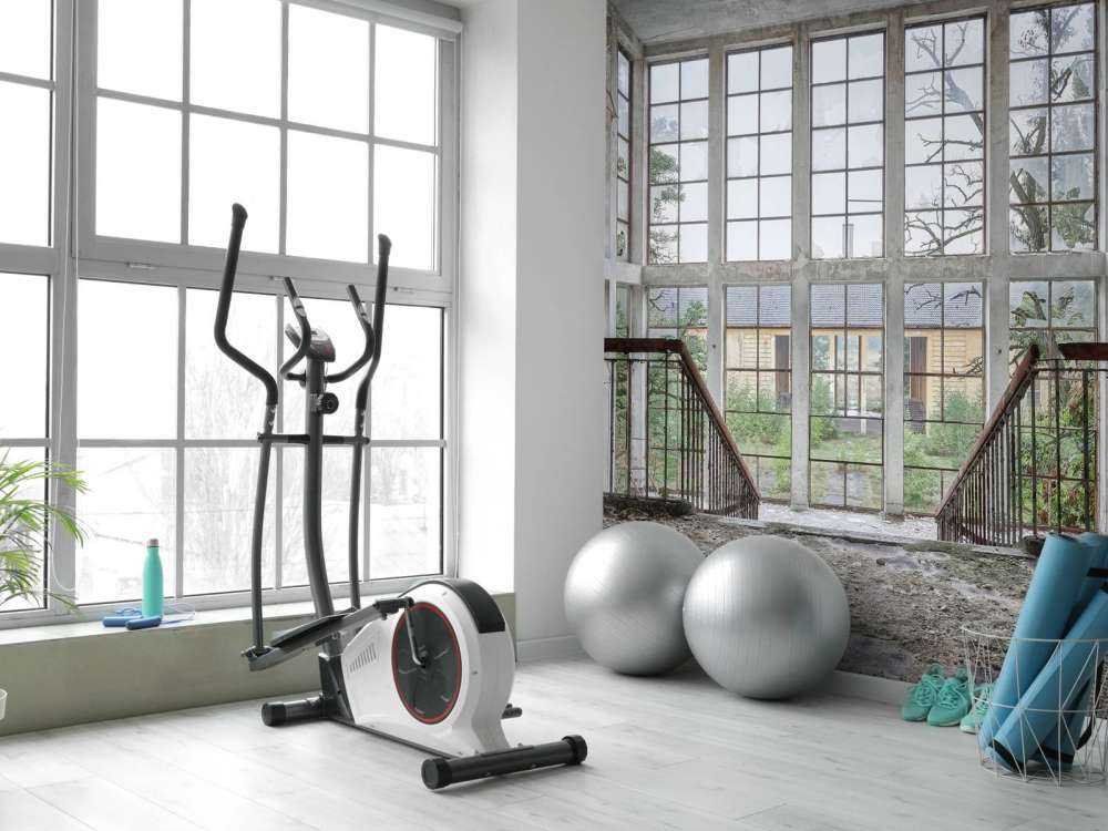 Trap in verlaten gebouw