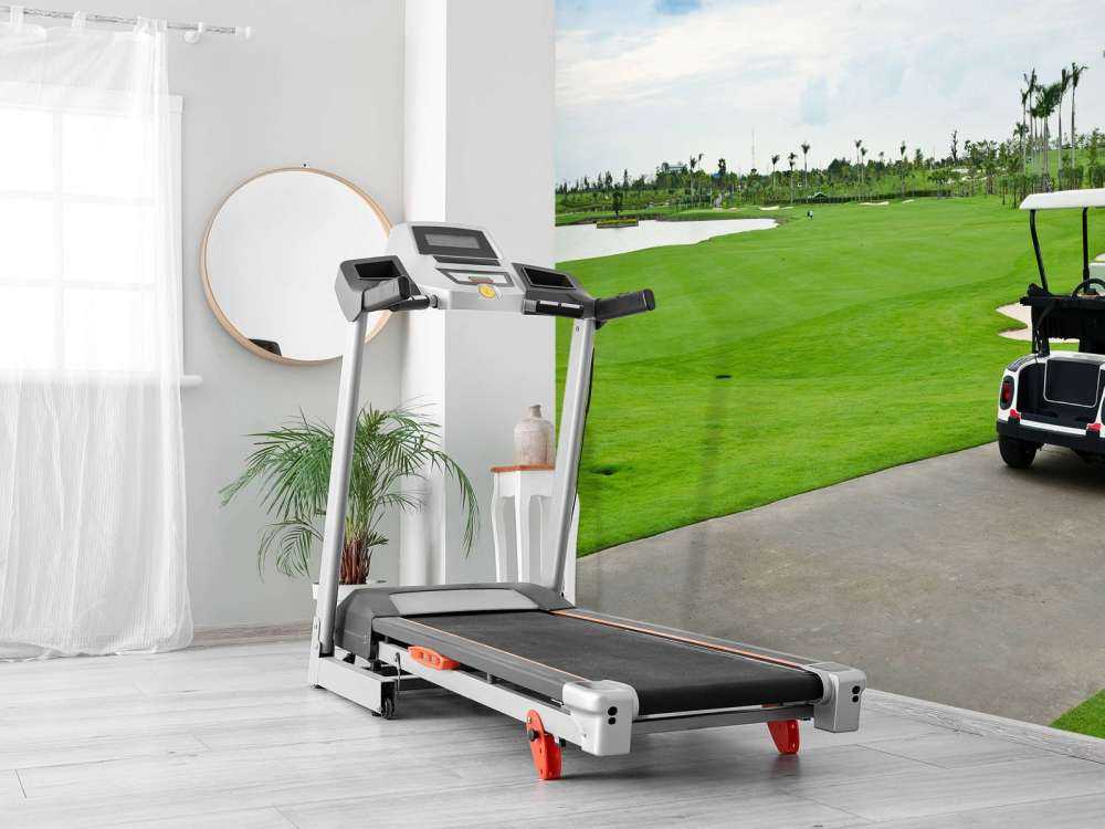 Golfbaan met een golfwagen