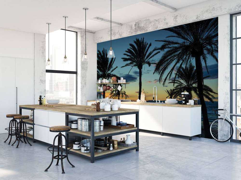 Palmbomen bij zonsondergang