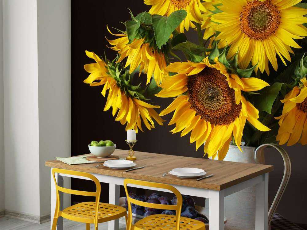 Zonnebloemen en bessen