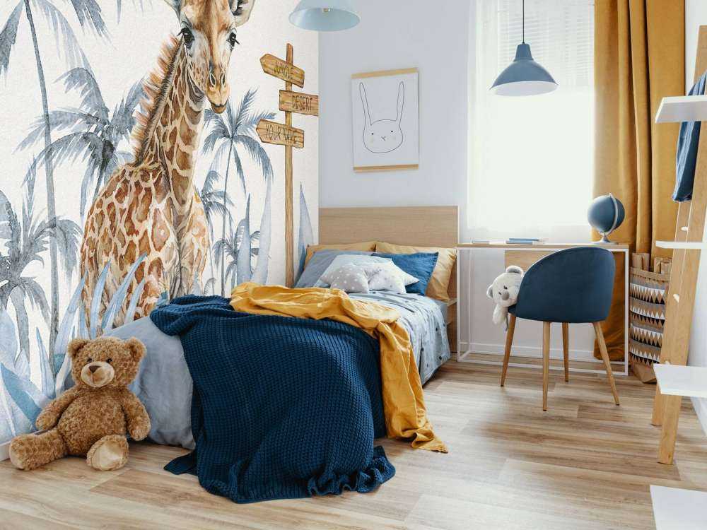 Baby giraffe in de jungle blauw