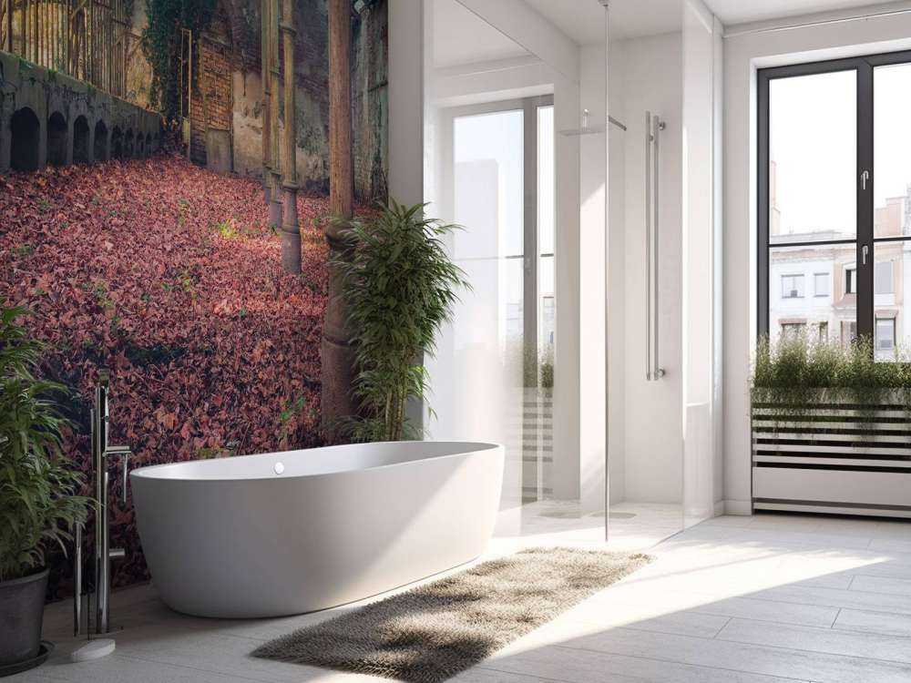 Verlaten huis met bladeren