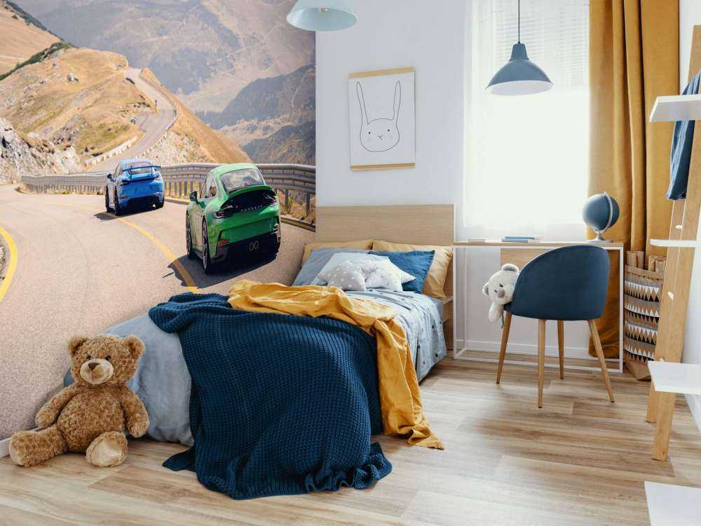 Slingerweg door de bergen