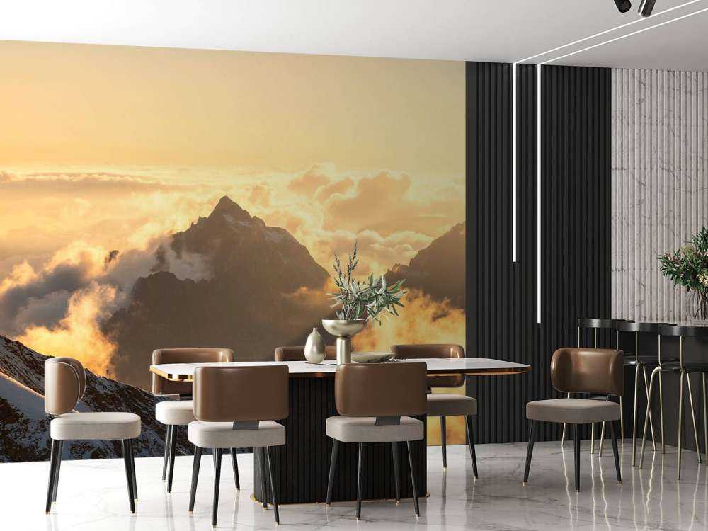 Zonsopkomst Boven Bergwolken