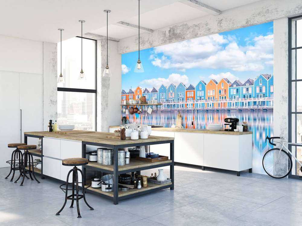 Waterlijn van kleurrijke gevels