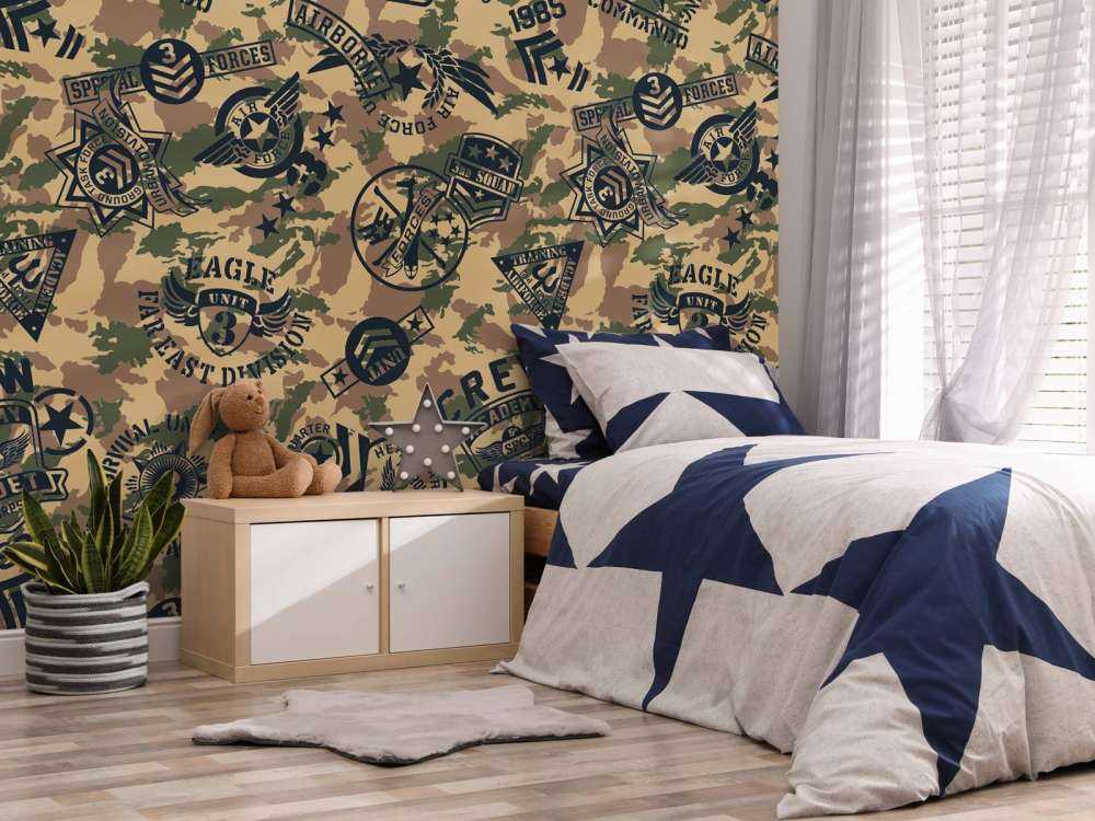 Camouflage met logo's 