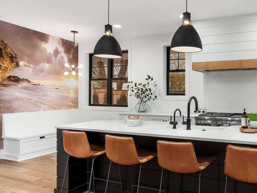 Zonsondergang bij de rotsen