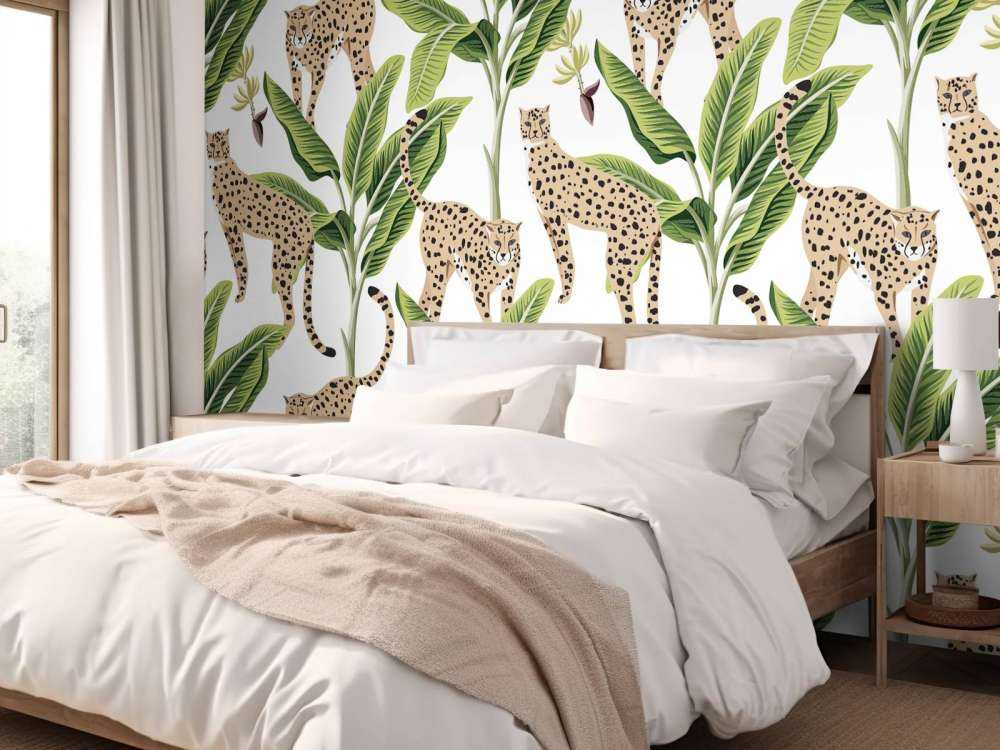 Cheetah tussen de bomen