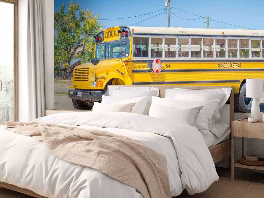 Traditionele gele schoolbus op een parkeerterrein