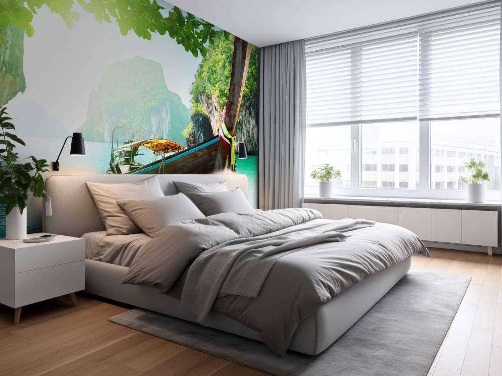 Thaise boot met eilanden op de achtergrond