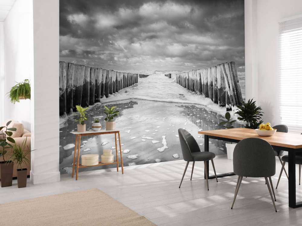 Onrustige zee in zwart-wit