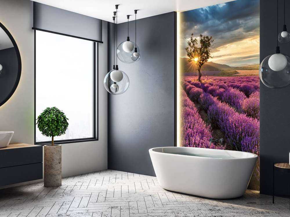 Prachtig landschap met lavendel veld bij zonsopkomst