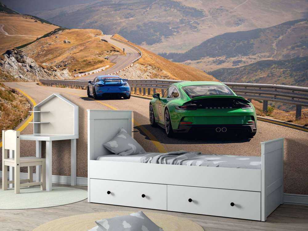 Slingerweg door de bergen