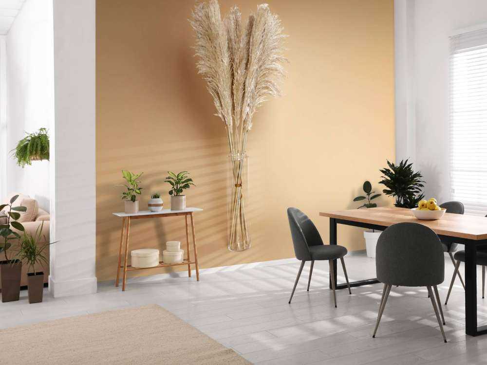 Minimalistische plant op bruin achtergrond