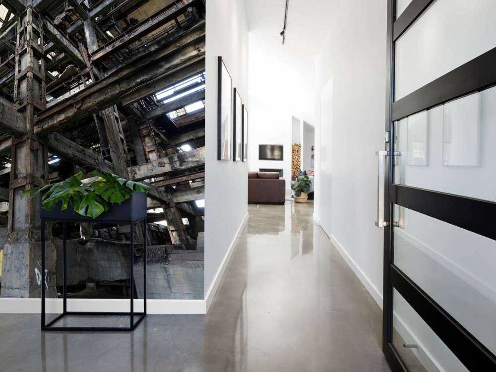 Oude verlaten kolenwashuis