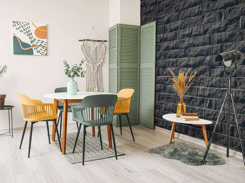 Muur met donkere stenen