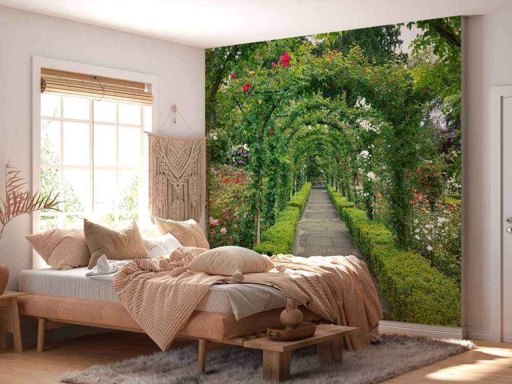 Pad door rozentuin