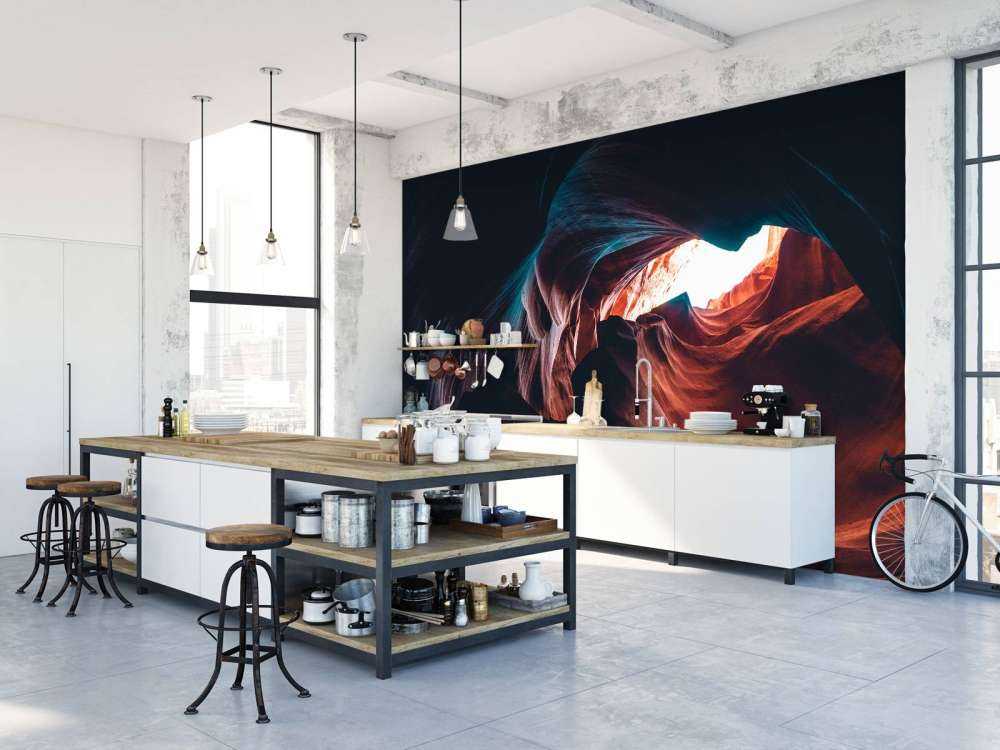 Donkere grot van zandsteen