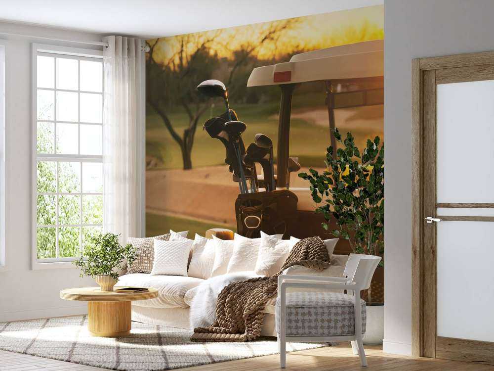 Golfwagen bij zonsondergang