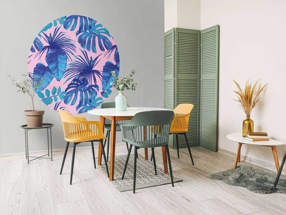 Tropische bladeren met een roze achtergrond