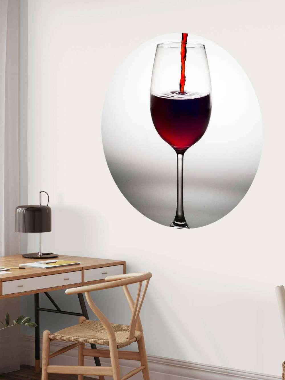 Ingeschonken rode wijn