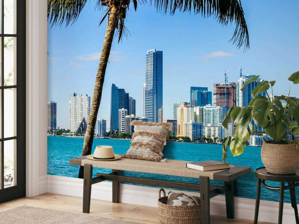 Miami skyline met een palmboom op de voorgrond